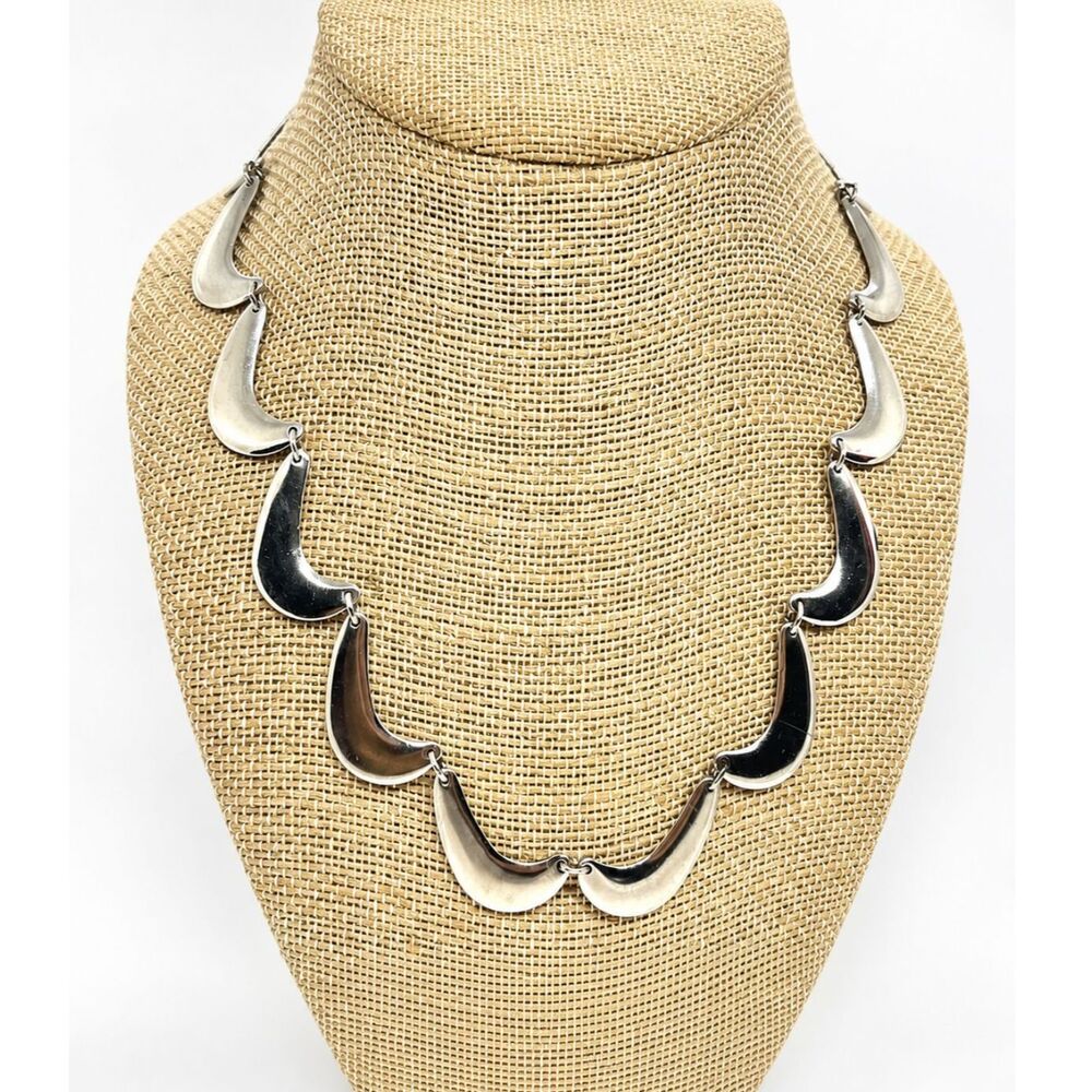 Vintage Silver Tone Necklace Crescent Link Scallop Half Moon Modernist Collar